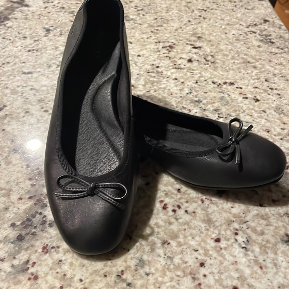 NWOT Born Leather Ballet Flats Size 8.5